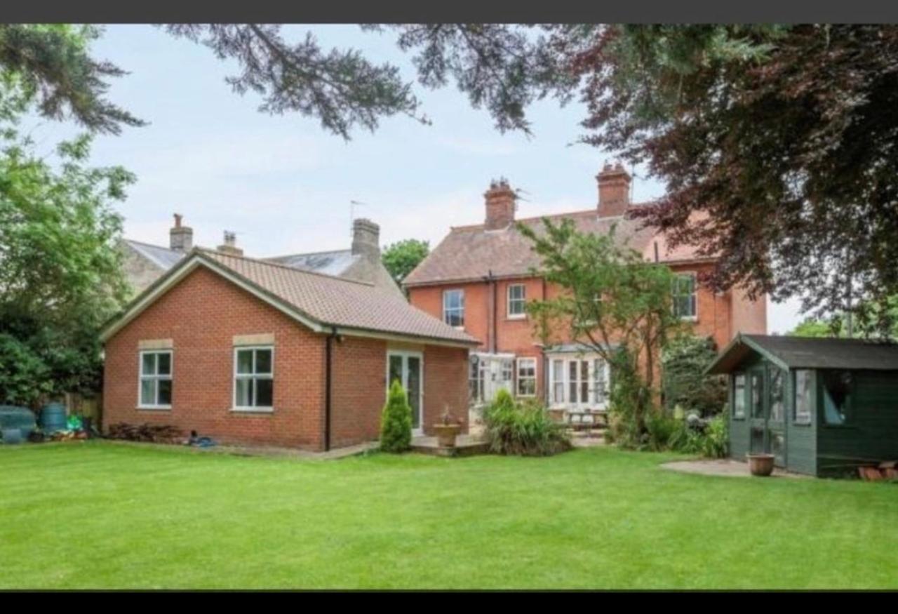 Villa The Old Surgery In Kessingland Lowestoft Exterior foto